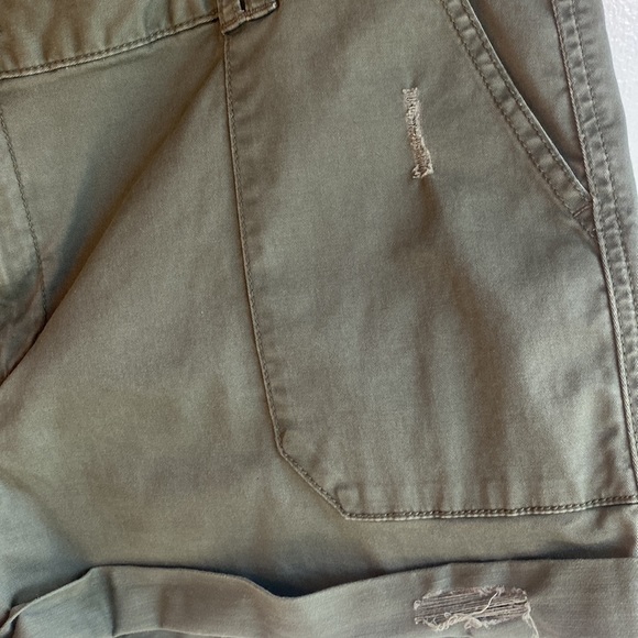 Mossimo mid rise olive green cargo short - Picture 3 of 7